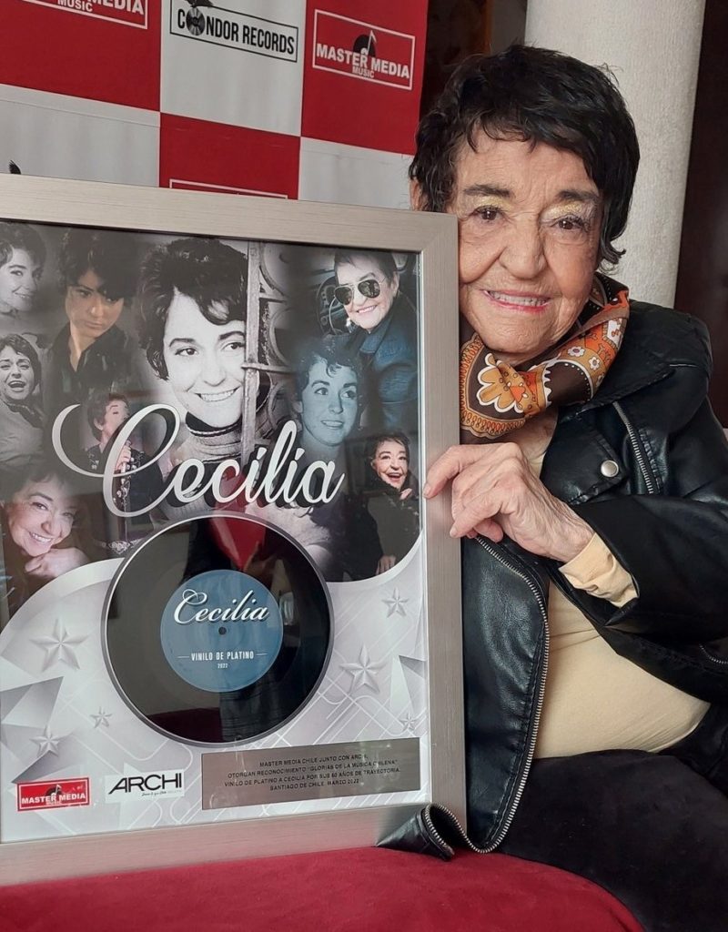 Inédito Premio A Los 60 Años De Trayectoria De Cecilia La Incomparable Radio Continente Fm 7014