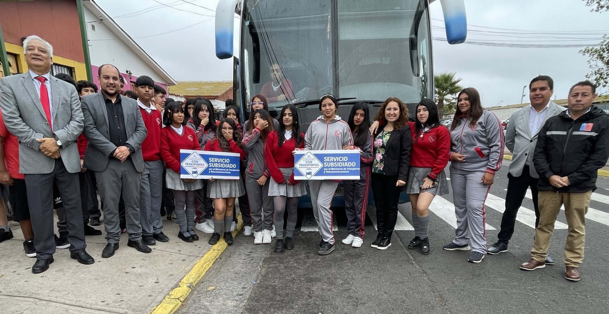 Subsidio de transporte escolar gratuito beneficia a más de 80 estudiantes del Liceo Fernando Binvignatde Coquimbo