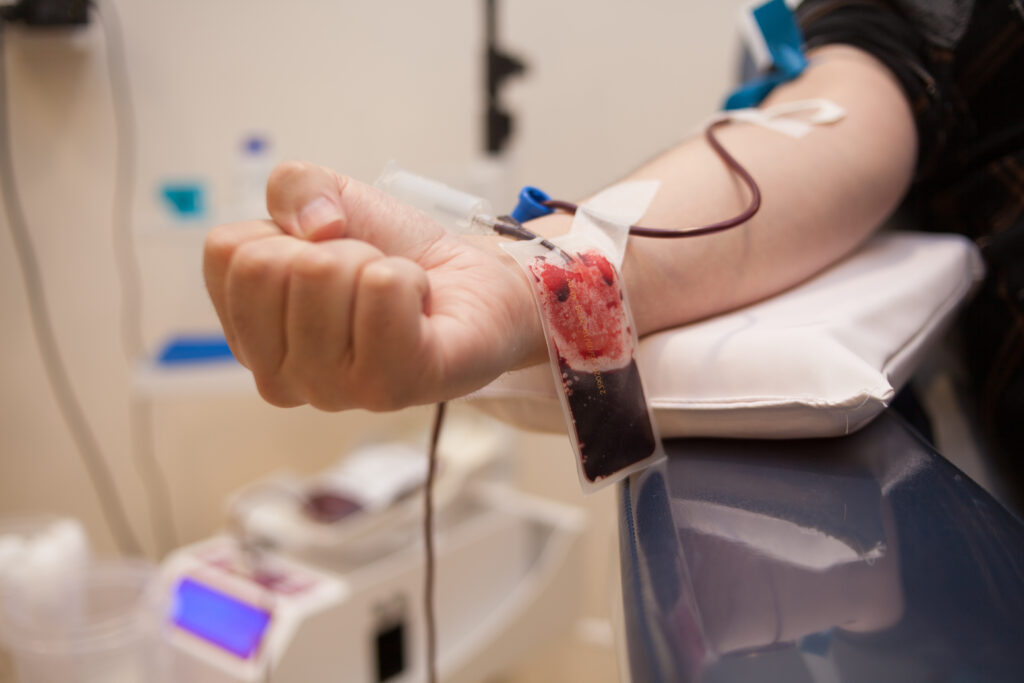 Bioquímico Servicio de Salud: “Estamos un 20% bajo el mínimo que se requiere en donación de sangre”