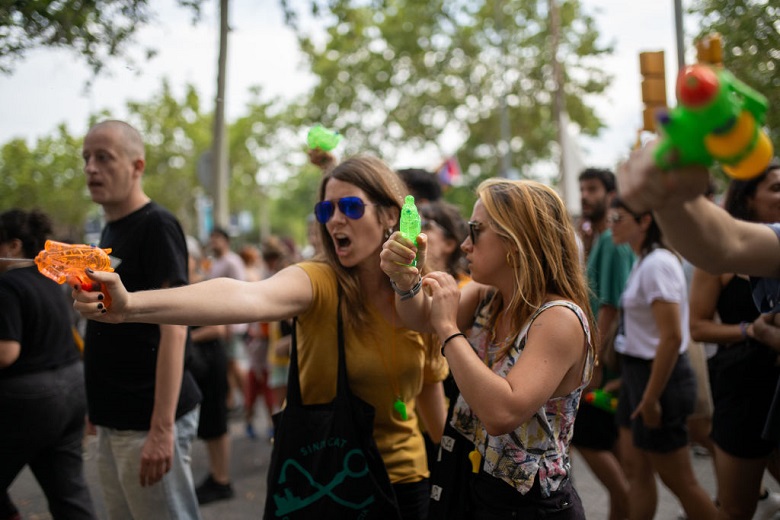Manifestaciones contra el turismo en Barcelona: 7 claves para que no ocurra en Chile