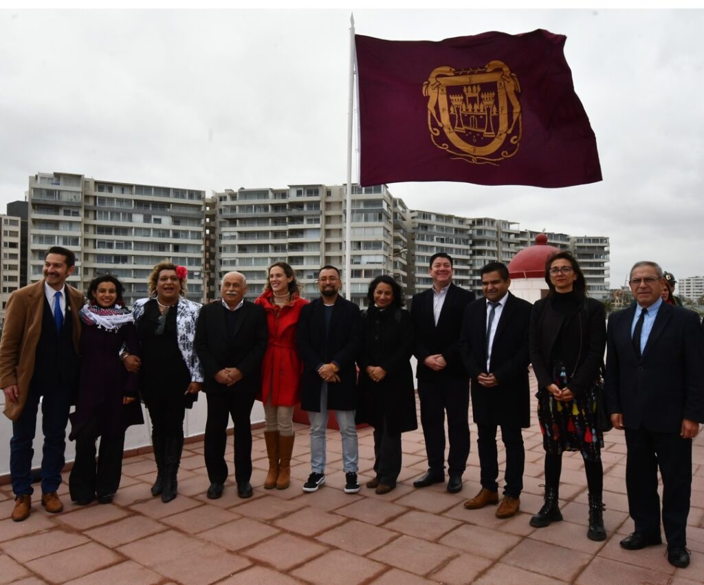 Con el izamiento de la bandera La Serena da inicio a su mes aniversario