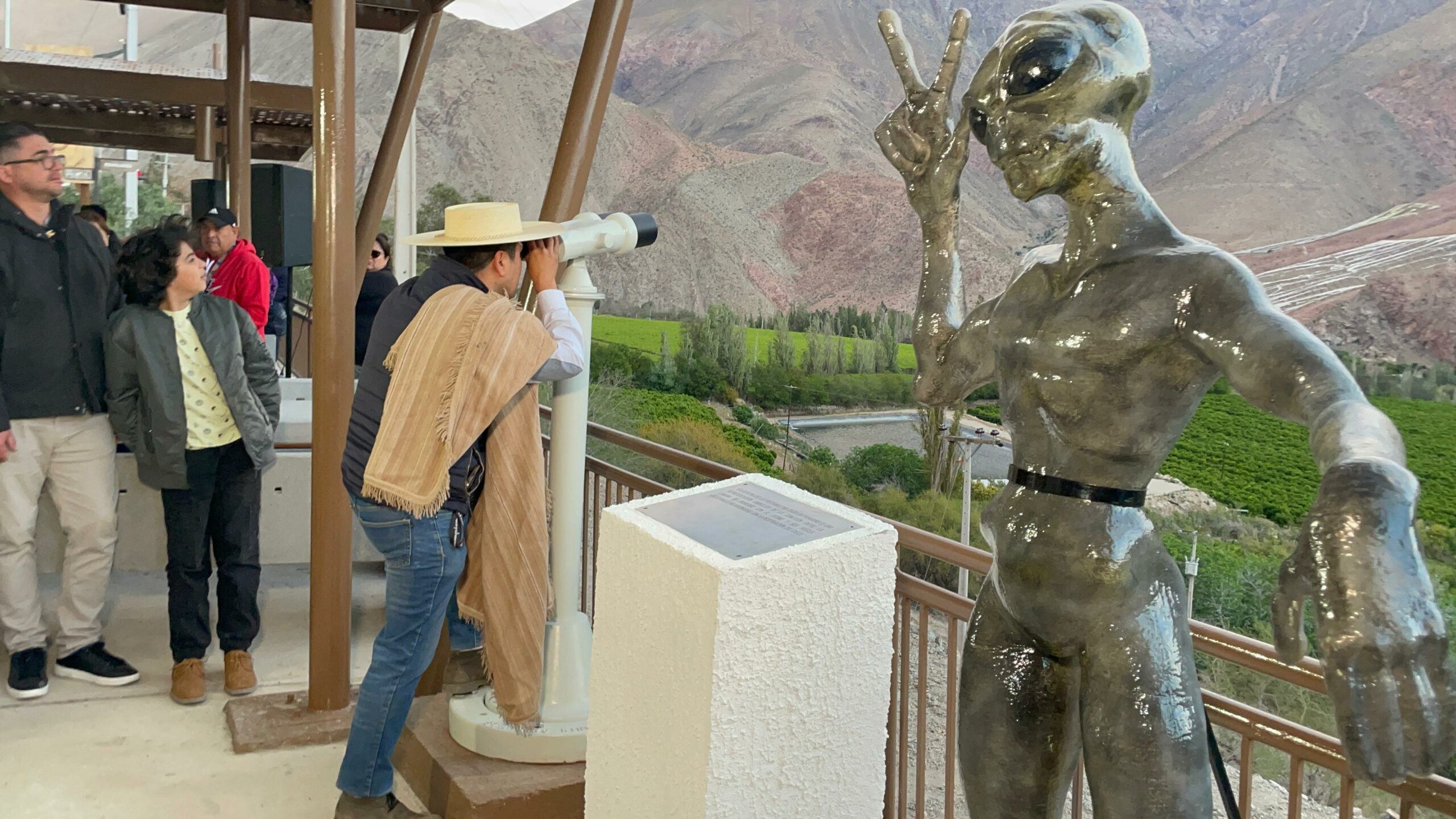 Se dirige al Cerro Las Mollacas: En Paihuano inauguran primer mirador OVNI