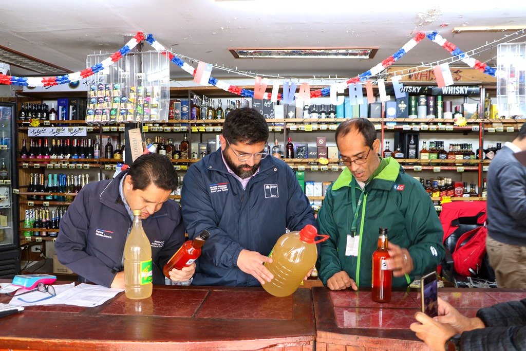 Fiestas Patrias: SAG fiscaliza Ley de Alcoholes para regular calidad y la potabilidad del producto