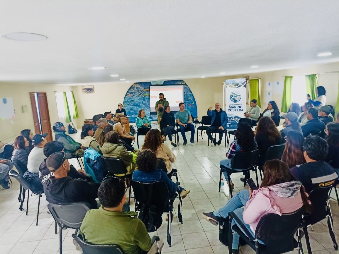 Con expertos de Galápagos seminario impulsa turismo responsable en archipiélago de Humboldt