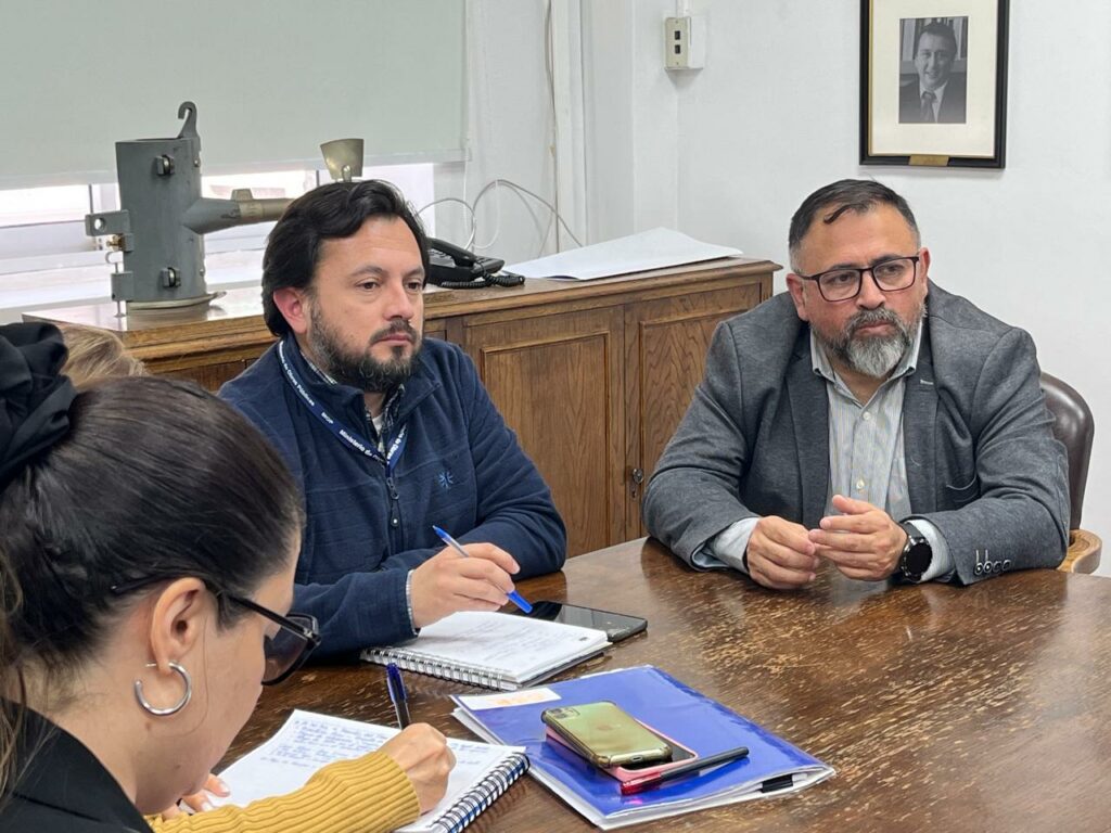 Diputado Pino y APRs Exigen Exención del IVA para Mitigar el Aumento en las Tarifas de Agua Potable Rural