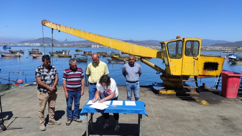 La tradicional caleta de Coquimbo pasó a ser administrada por las y los pescadores artesanales