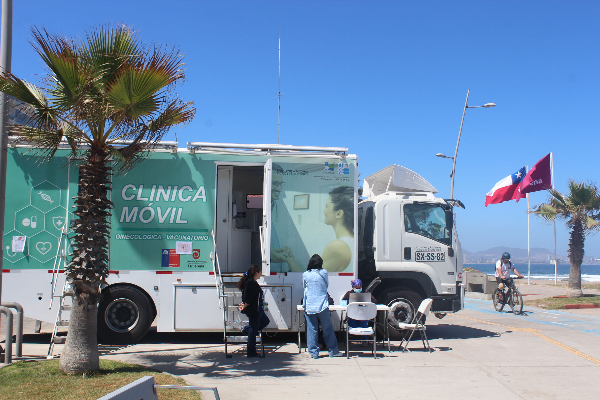 Clínica Móvil de La Serena está atendiendo gratis en la Avenida del Mar