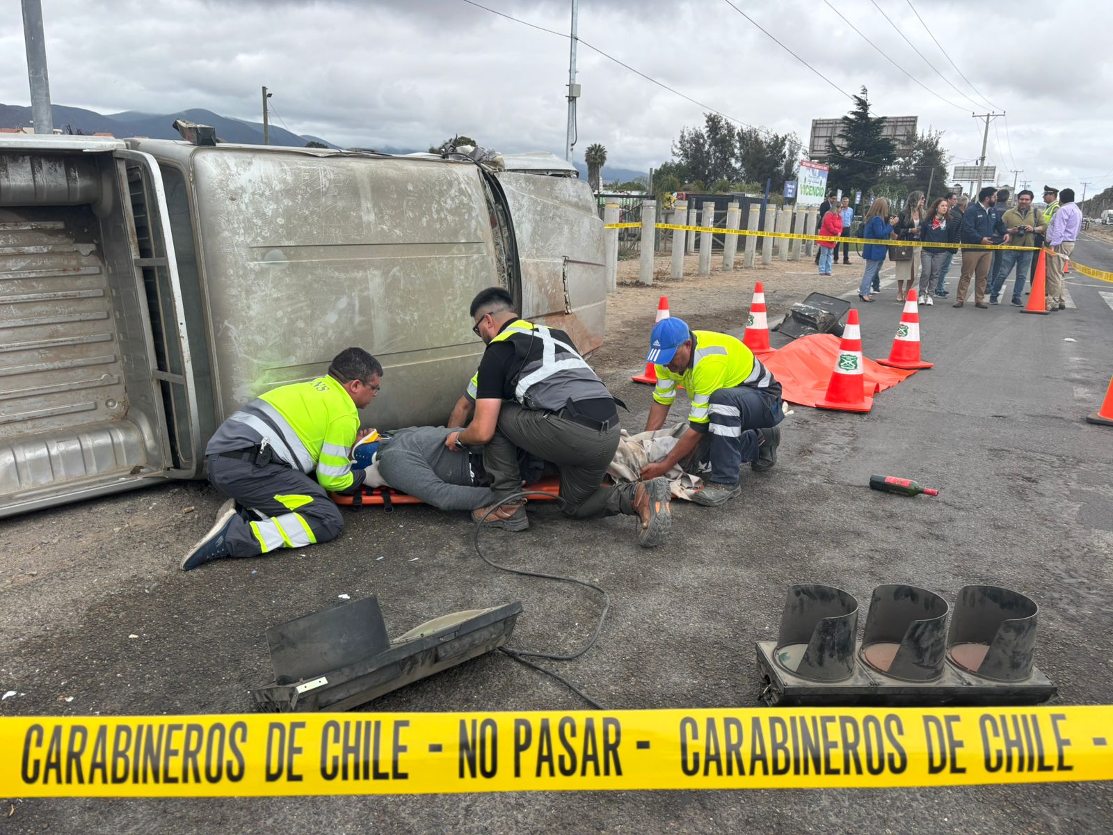 Con simulacro de siniestro vial llaman a una conducción segura en la previa de Navidad