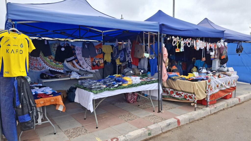 Comerciantes de Feria Navideña de Las Compañías preparan remate de productos