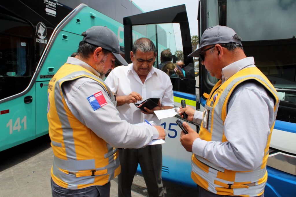 Gobierno fiscaliza buses interurbanos en previa de Navidad y Año Nuevo