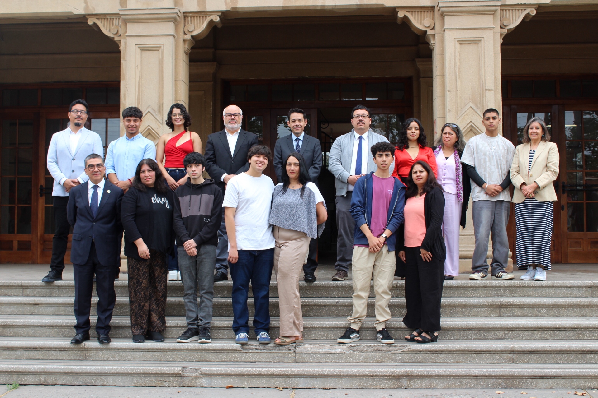 Reconocen esfuerzo y compromiso de estudiantes de la Región de Coquimbo por sus trayectorias educativas