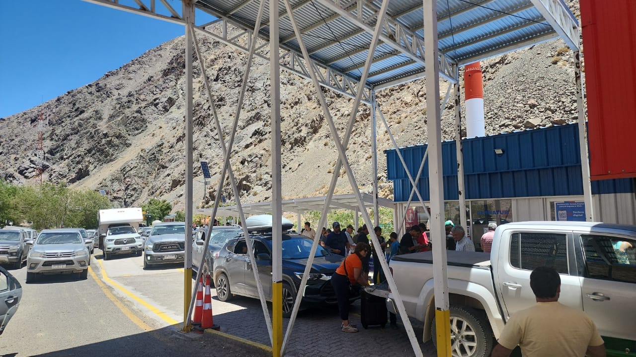 Más de 15 mil personas han cruzado por Agua Negra desde su apertura